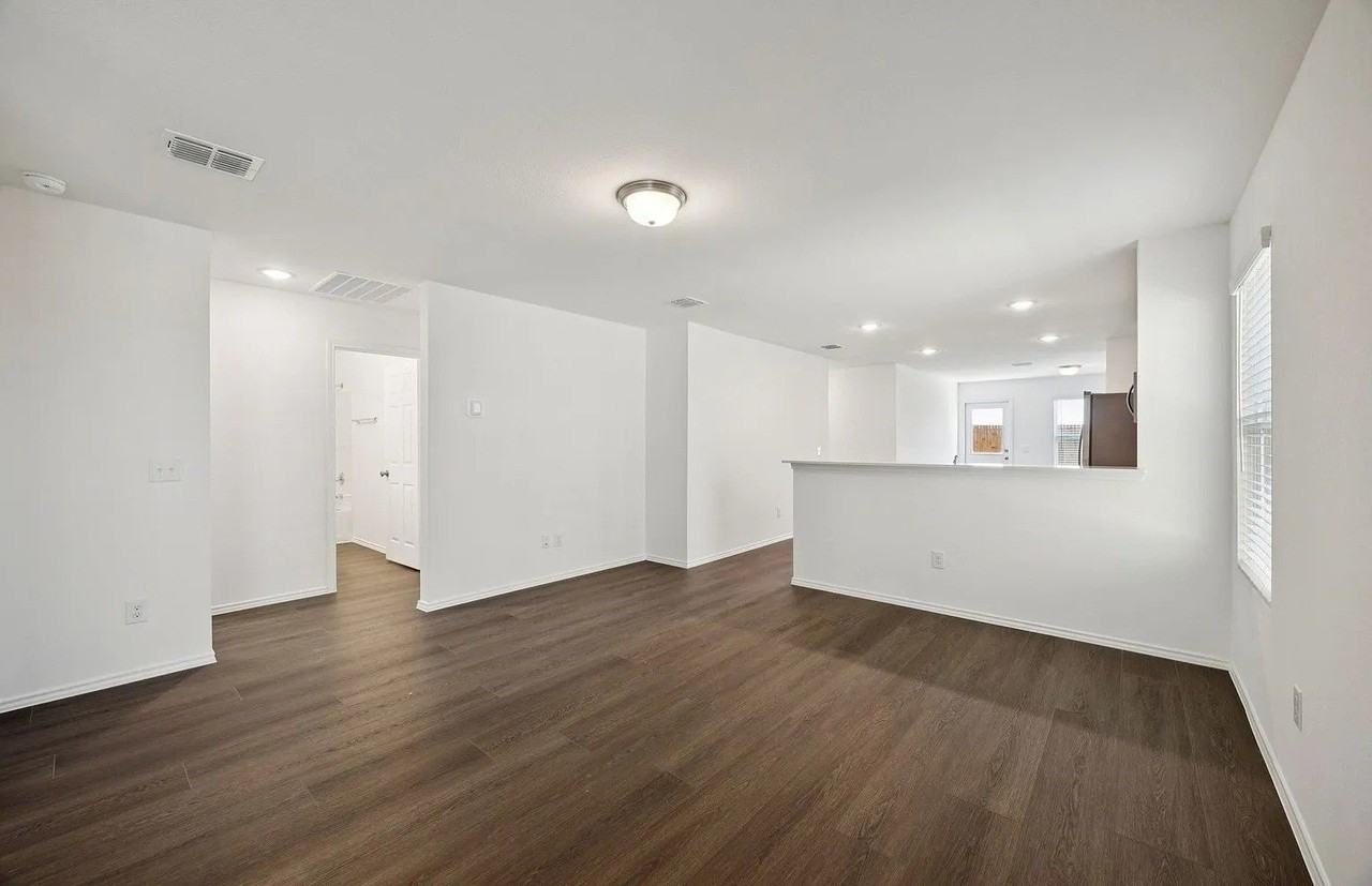 1135 Loch Way - Photo 2 of 15