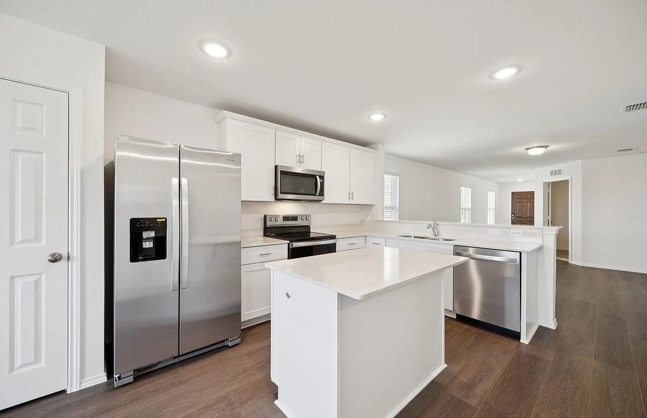 1135 Loch Way - Photo 4 of 15