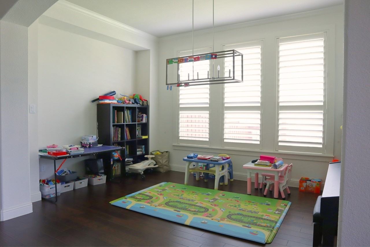 880 Saint Peter Ln - Photo 5 of 21