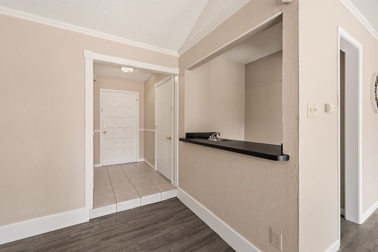 328 Anita Ave - Photo 2 of 27