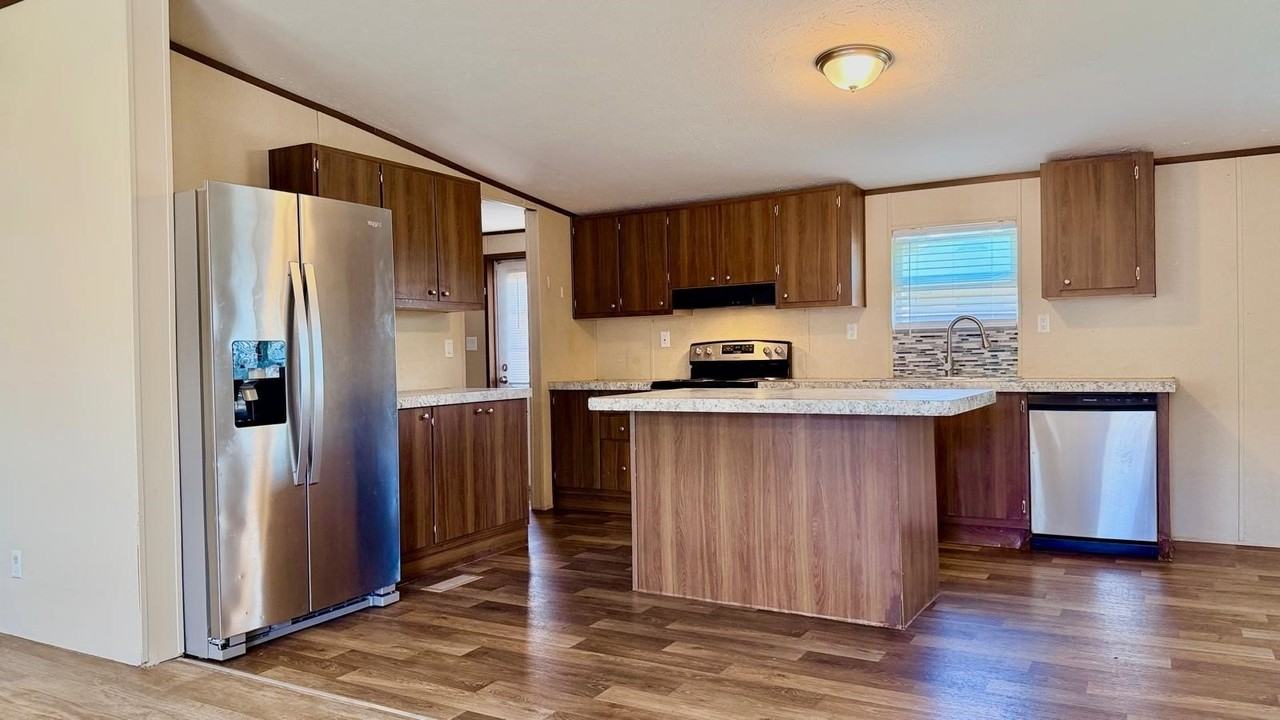 11045 Fumar Ln - Photo 5 of 10