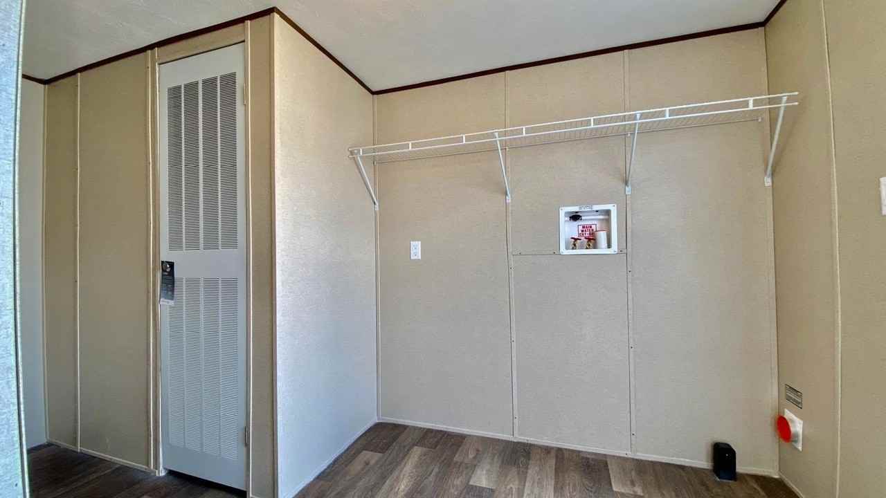 11045 Fumar Ln - Photo 7 of 10