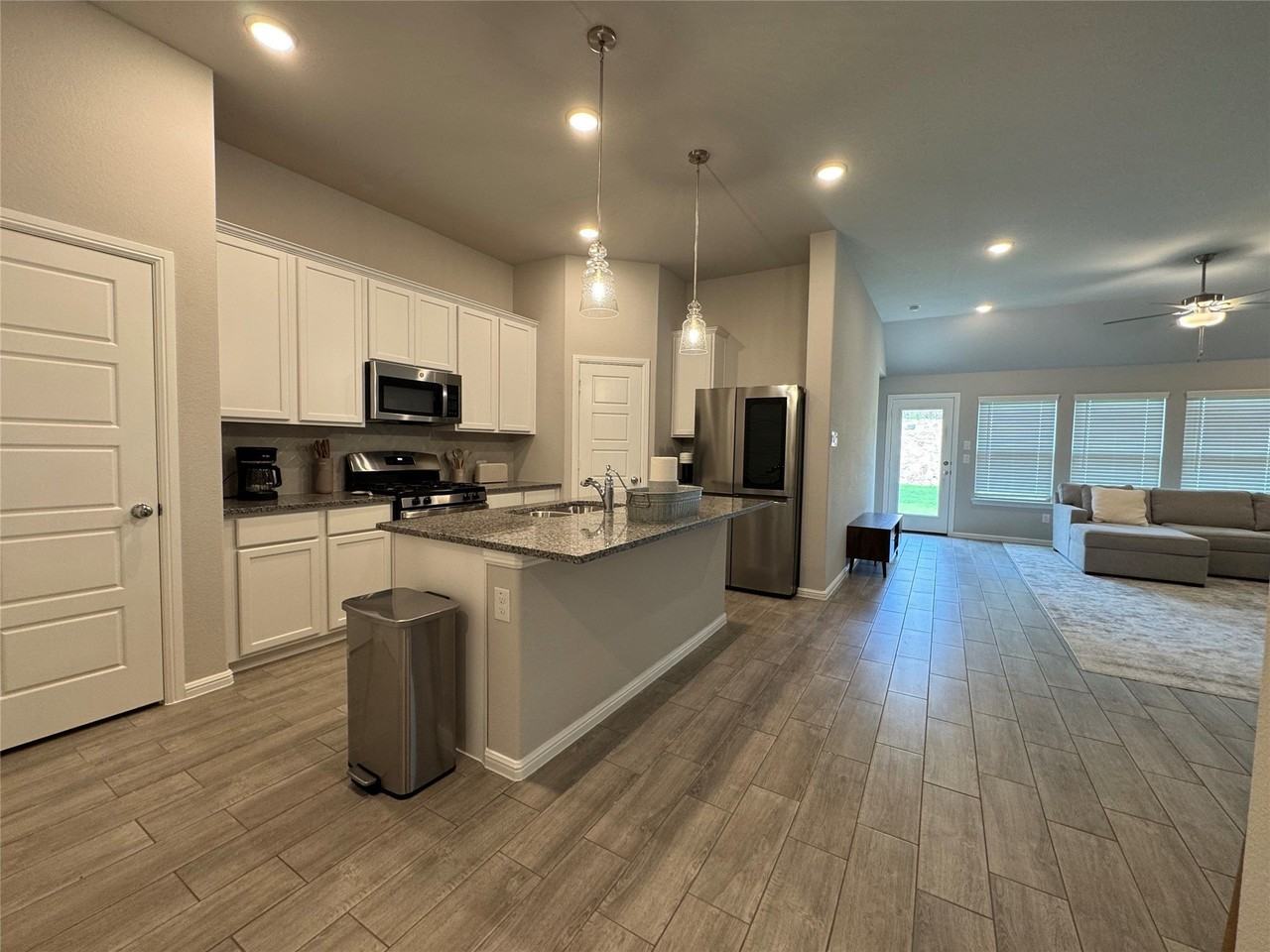3613 Monte Carlo Ln - Photo 5 of 21