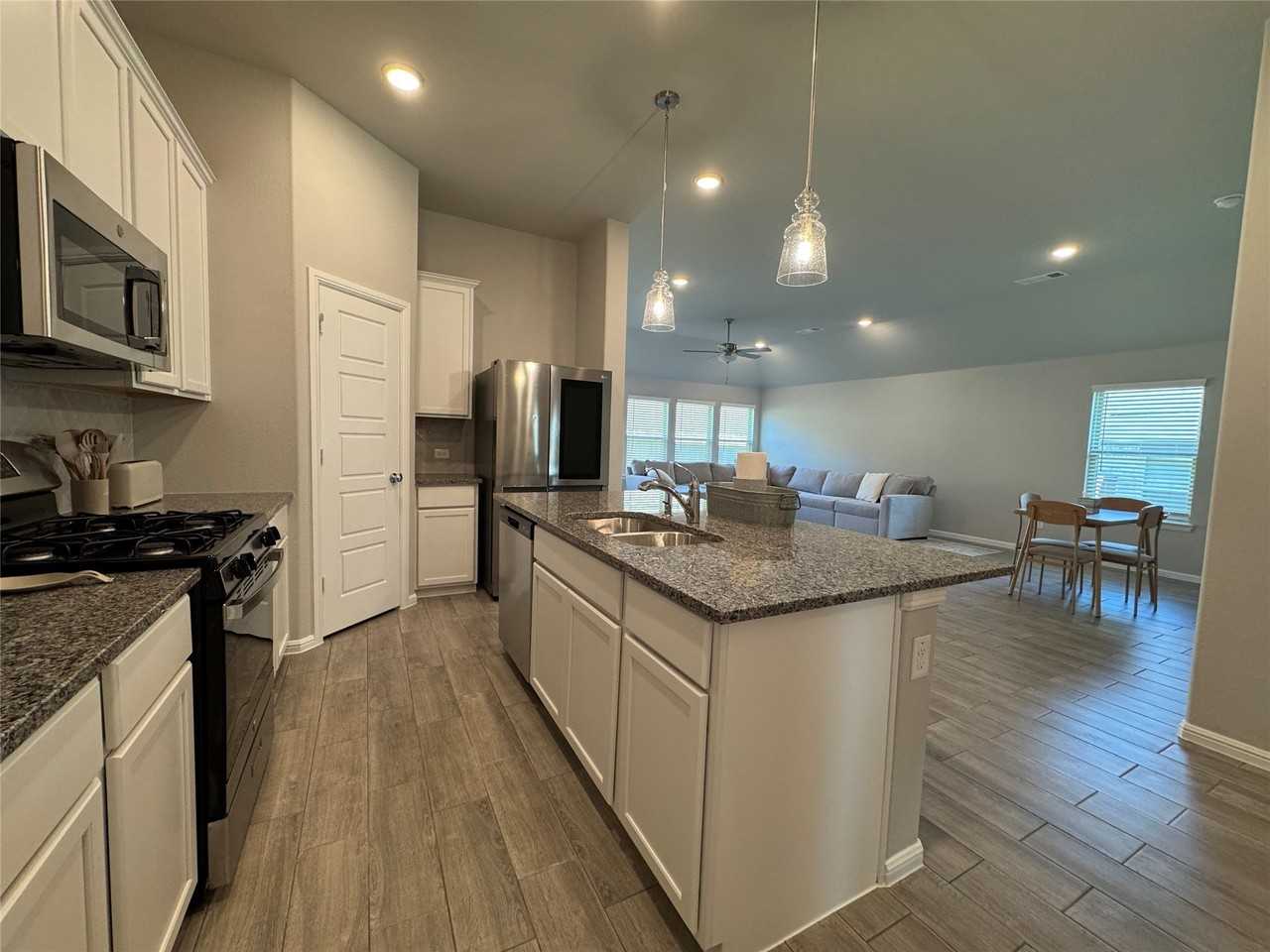3613 Monte Carlo Ln - Photo 7 of 21