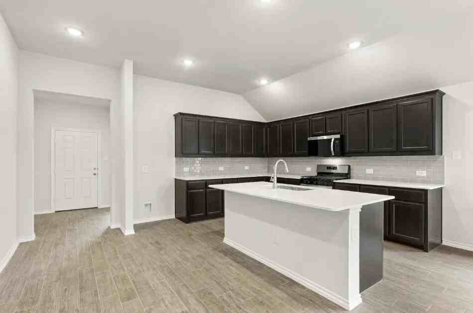 2841 Hay Ln - Photo 3 of 18