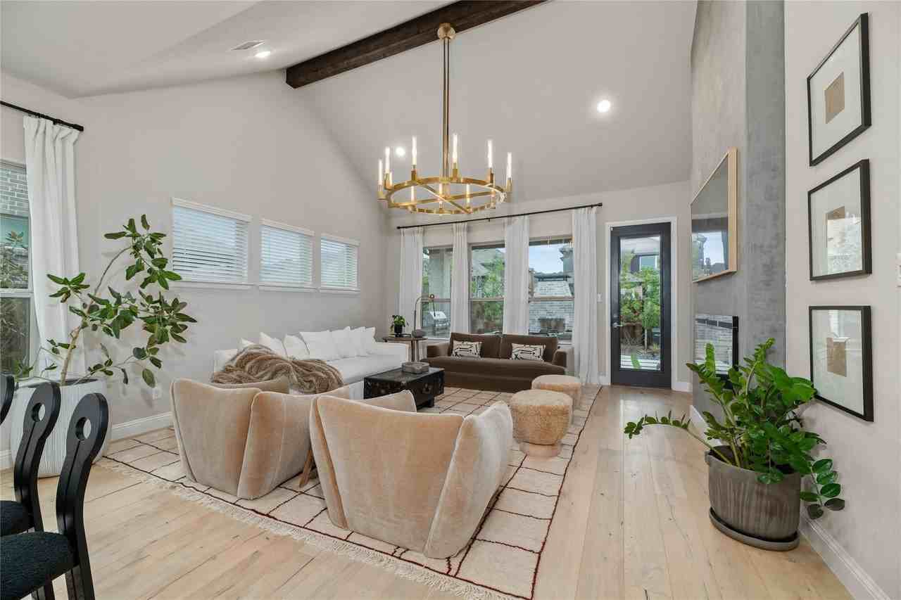2262 Poppyvine Rd - Photo 3 of 40