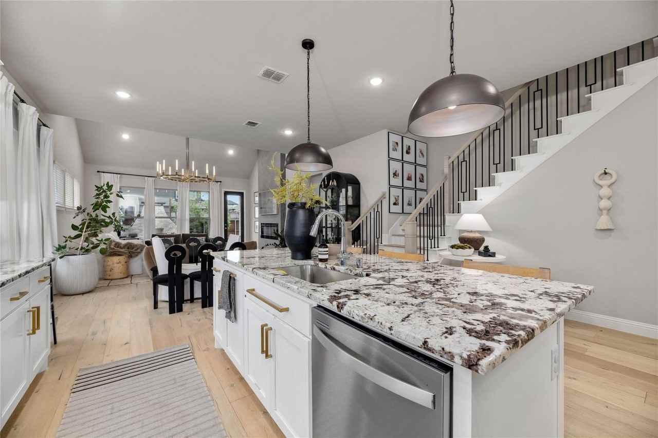 2262 Poppyvine Rd - Photo 6 of 40