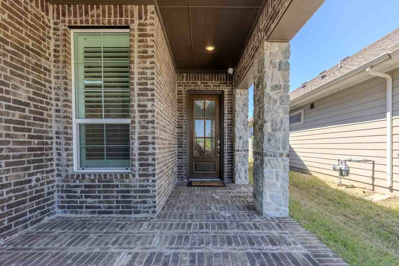 2201 Laguna Dr - Photo 2 of 28