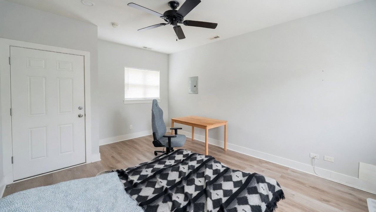 4006 N Bell Ave #1 - Photo 2 of 5