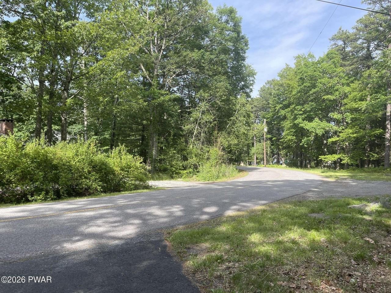 135 Highland Ln - Photo 3 of 44