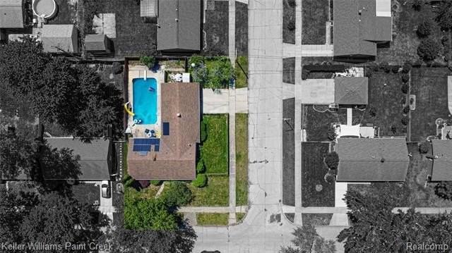 20510 Luna St - Photo 4 of 35