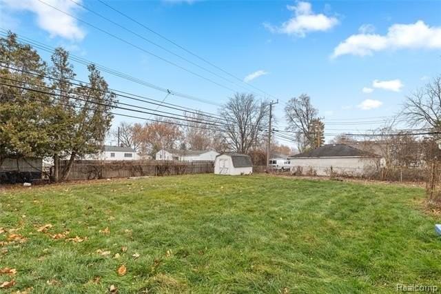 21118 Wellington Ave - Photo 7 of 19