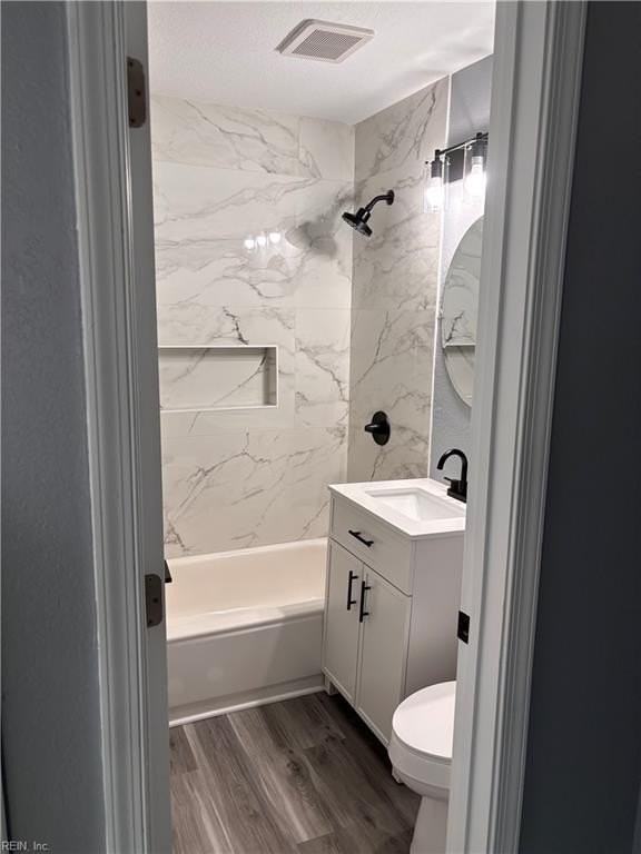 2335 Courtney Ave - Photo 7 of 11