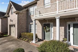 featured image of 1025 Horton Pl