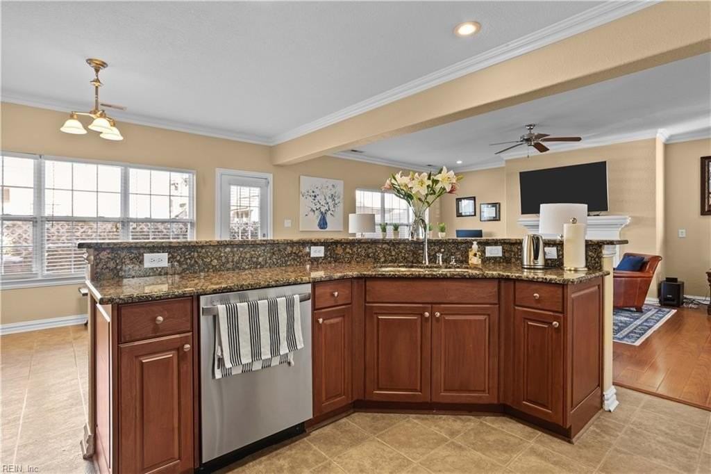 1025 Horton Pl - Photo 3 of 49