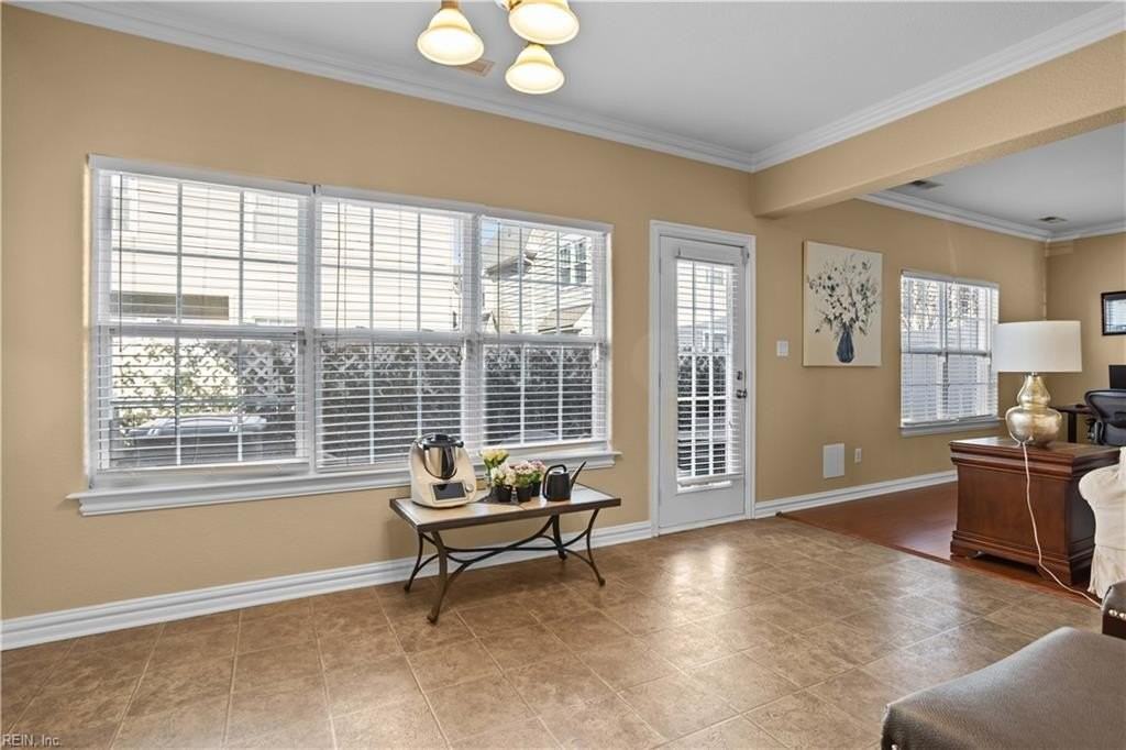 1025 Horton Pl - Photo 5 of 49