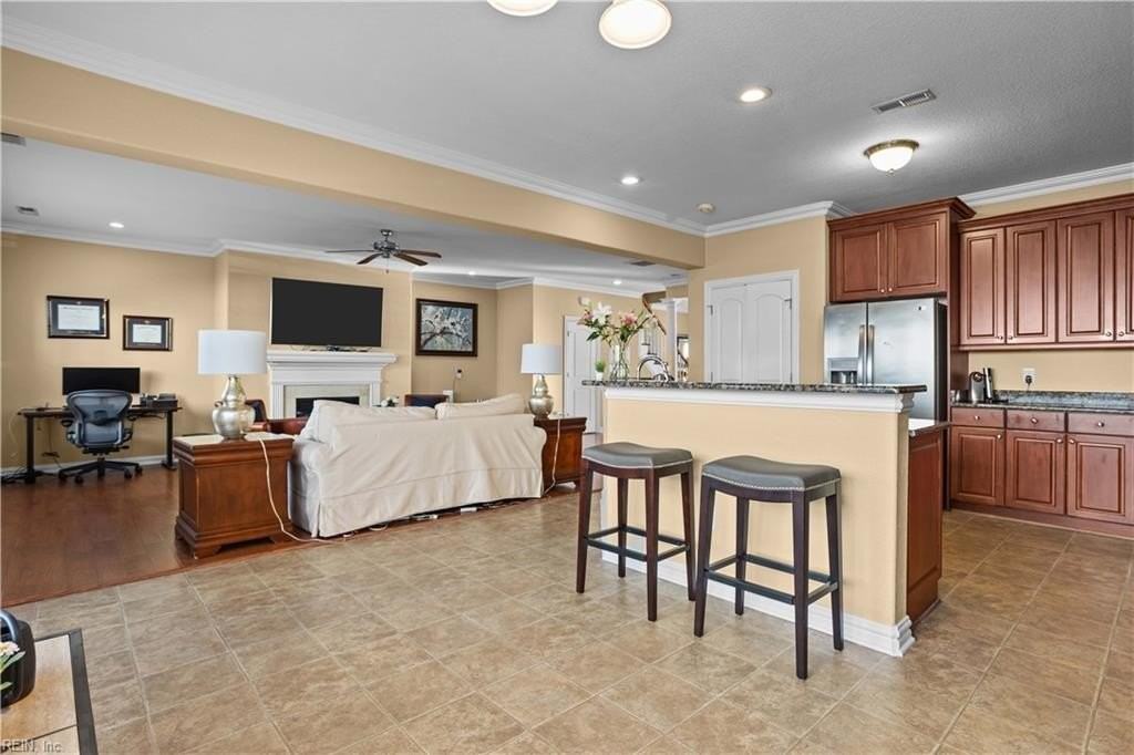 1025 Horton Pl - Photo 7 of 49