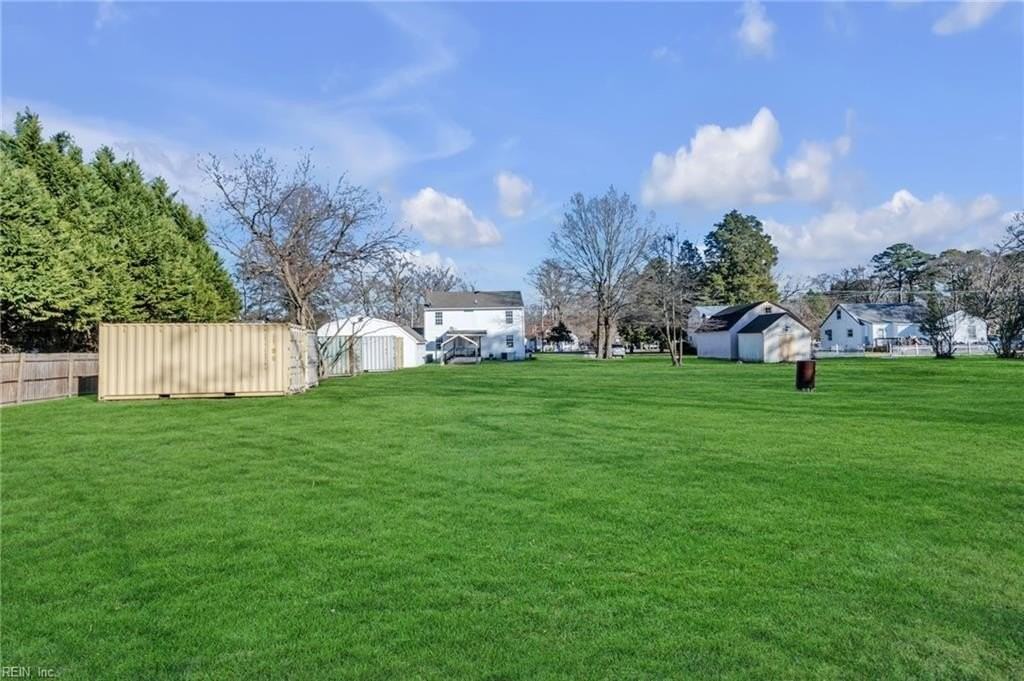 8411 Chesapeake Blvd - Photo 7 of 26