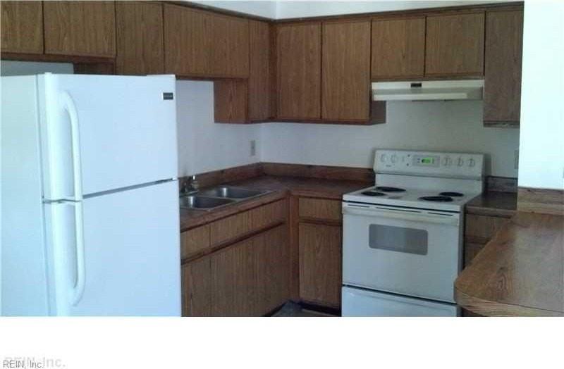 9643 Beaumont St #C - Photo 2 of 11