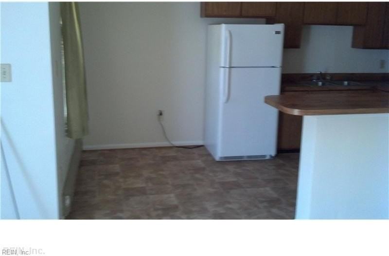 9643 Beaumont St #C - Photo 3 of 11