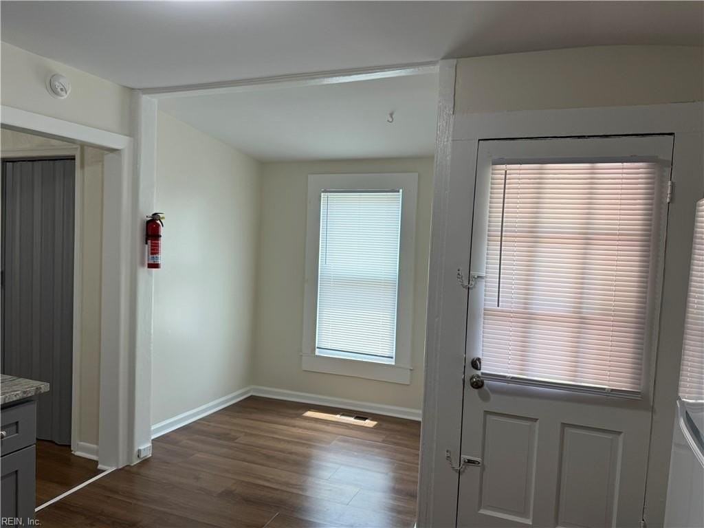 431 Appomattox St #1 - Photo 5 of 15