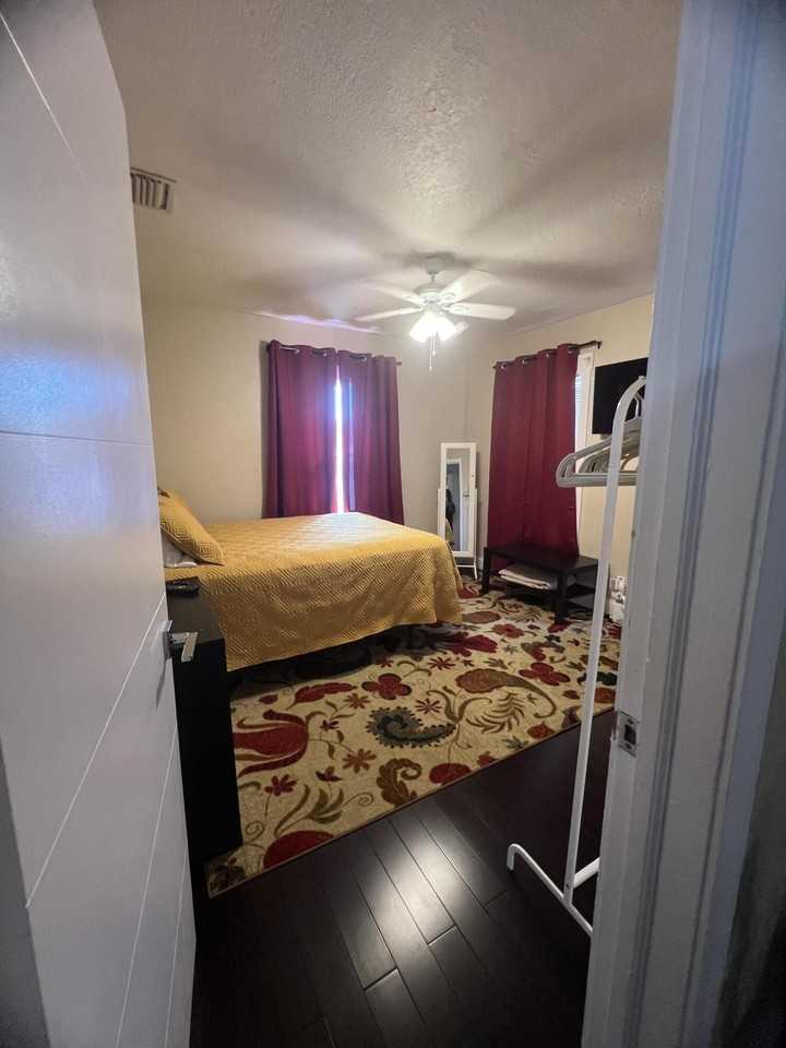 733 Green St - Photo 6 of 15