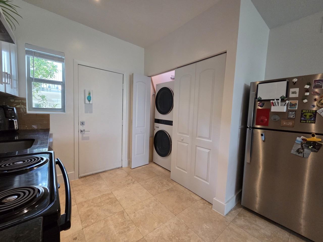 1045 Lenox Ave #6 - Photo 3 of 14