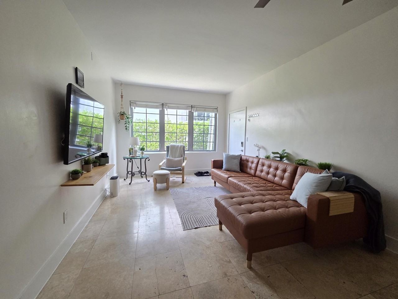 1045 Lenox Ave #6 - Photo 4 of 14