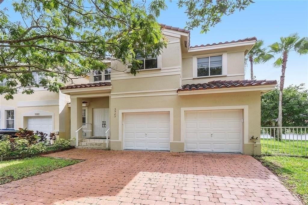 3923 Sw 169th Ter - Photo 2 of 50
