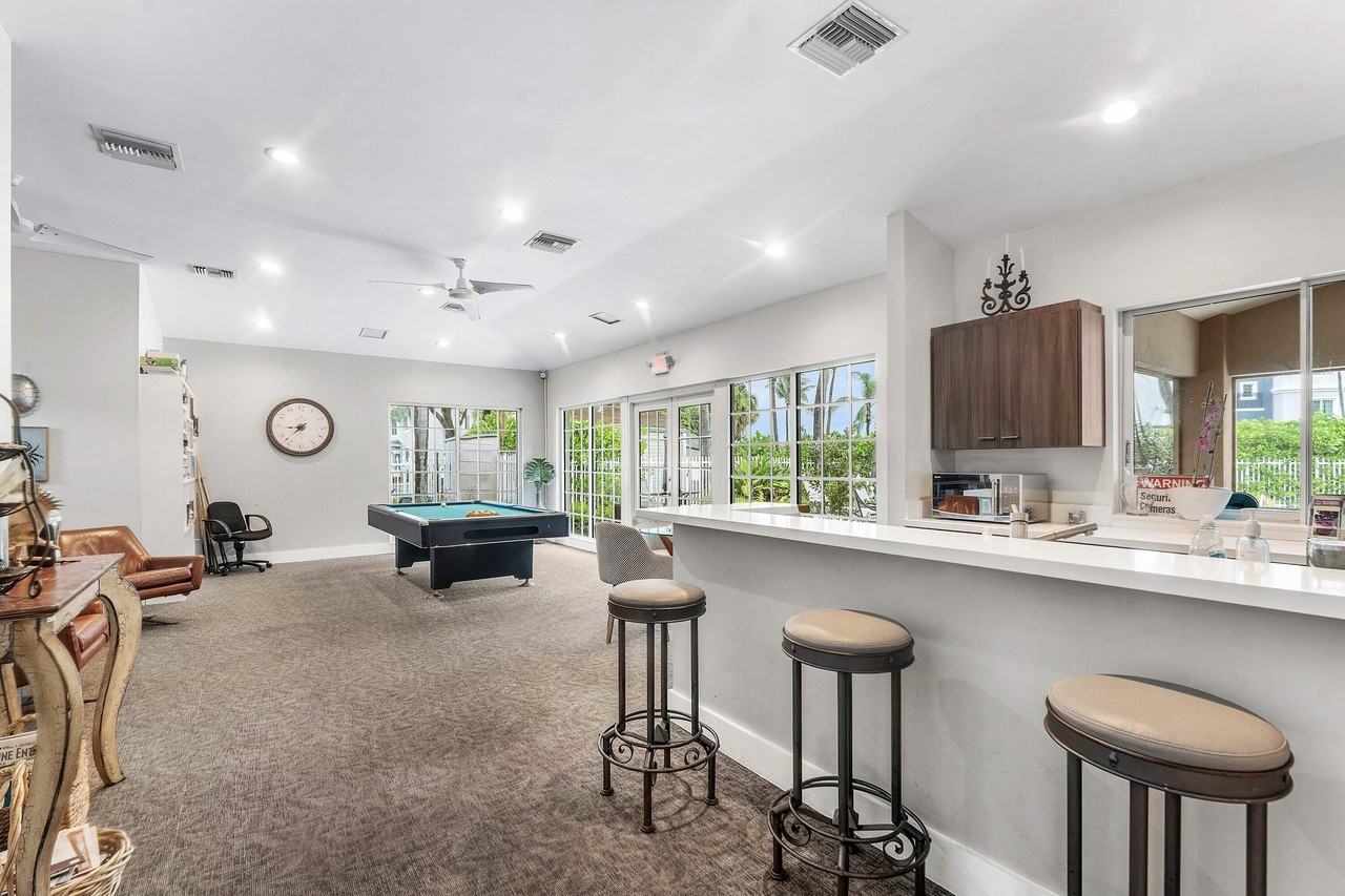 612 Executive Center Dr #107 - Photo 5 of 33