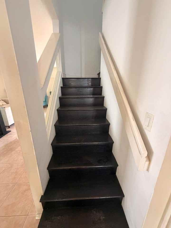 1226 Avondale Ln - Photo 4 of 11