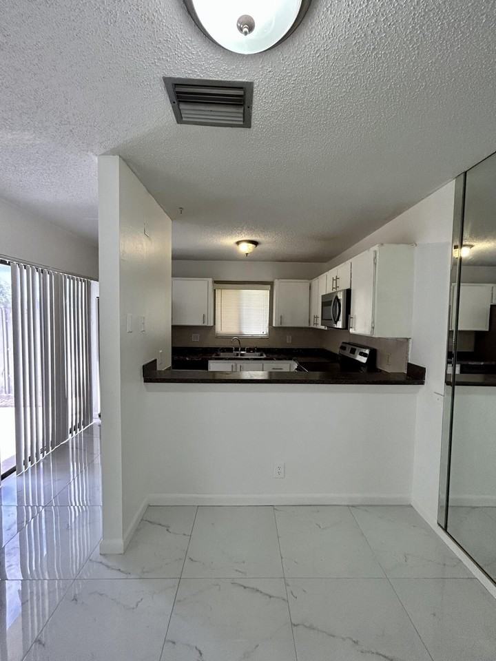 4606 Cherry Rd - Photo 5 of 18