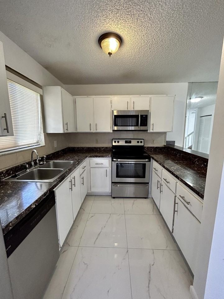 4606 Cherry Rd - Photo 6 of 18