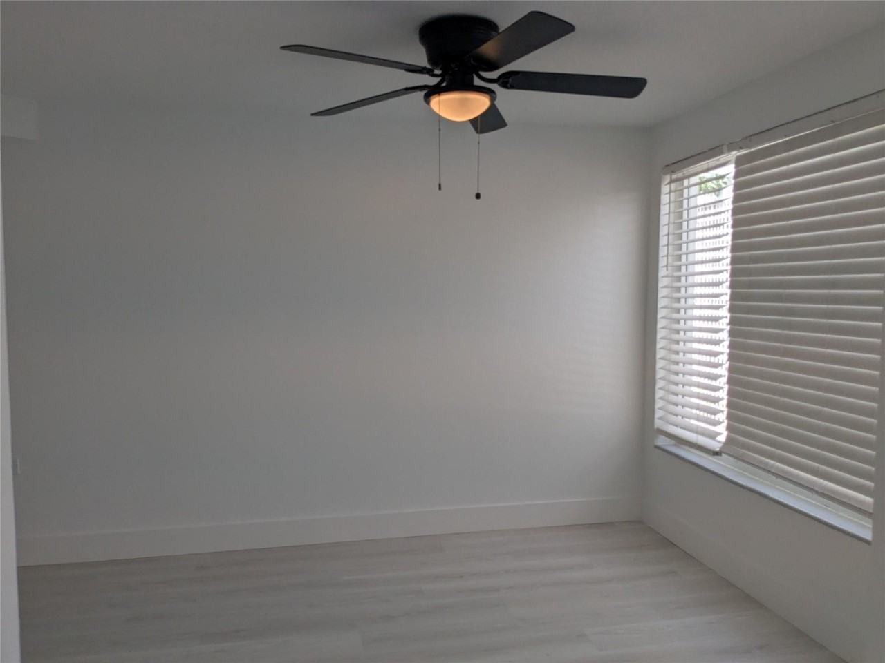 21 Se 11th Ave #1 - Photo 5 of 12