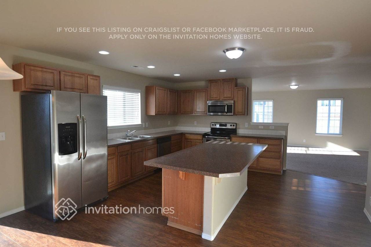 9702 183rd Street Ct E - Photo 2 of 11