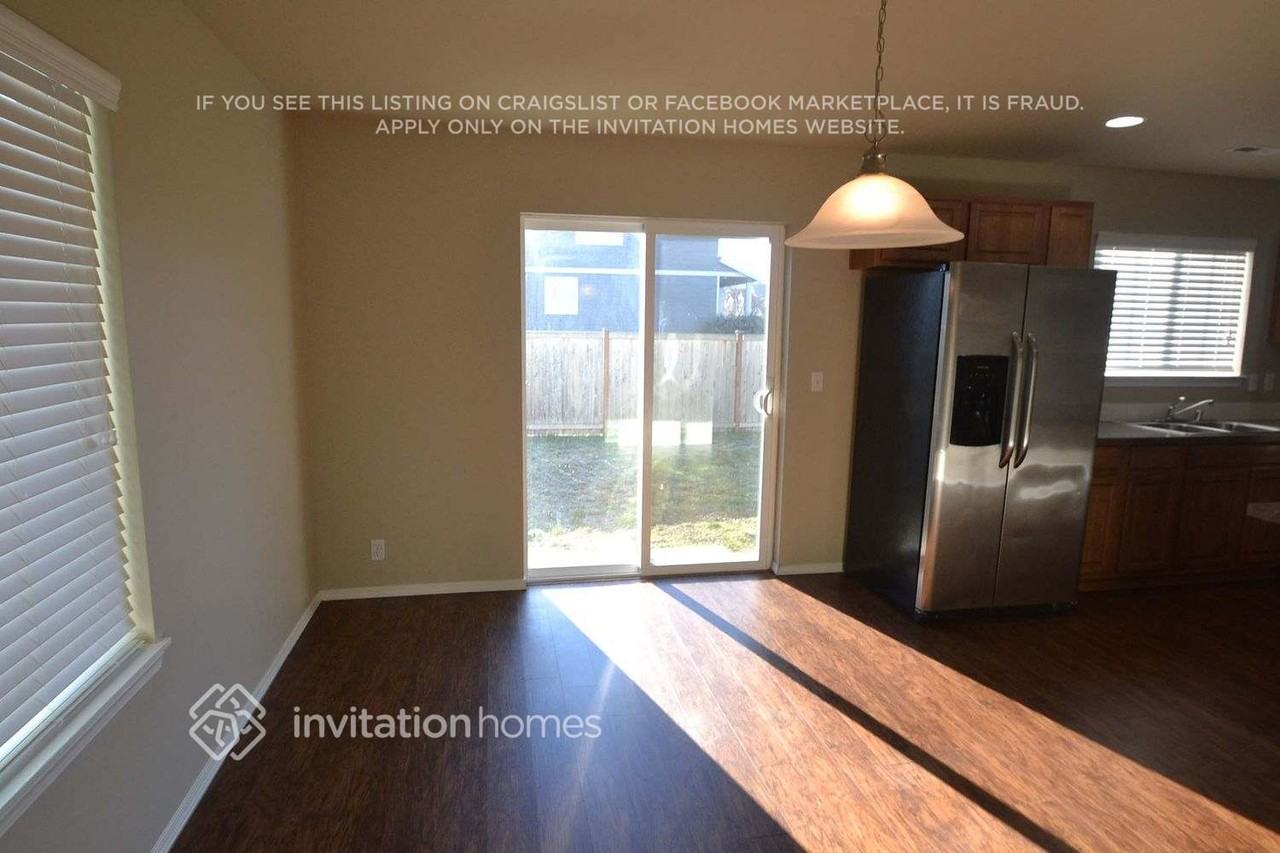 9702 183rd Street Ct E - Photo 3 of 11