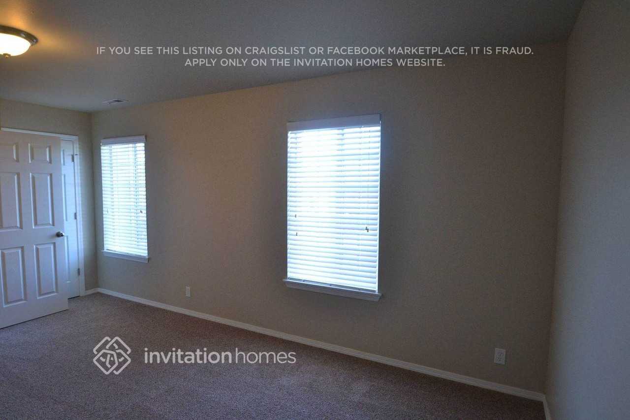 9702 183rd Street Ct E - Photo 7 of 11