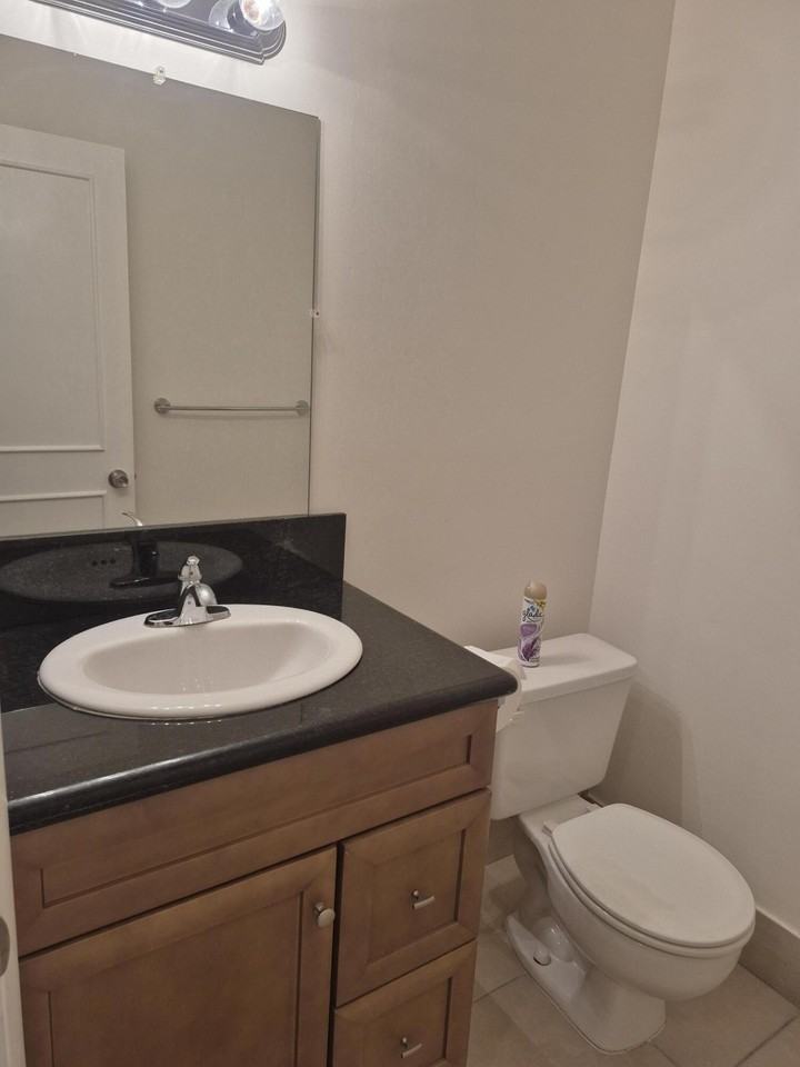 4530 Nw 3rd St #B - Photo 6 of 12