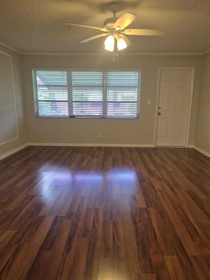4530 Nw 3rd St #B - Photo 7 of 12