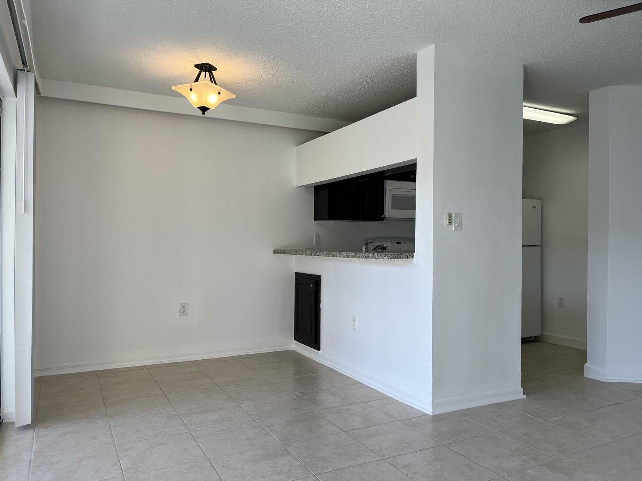 18106 Glenmoor Dr - Photo 3 of 17