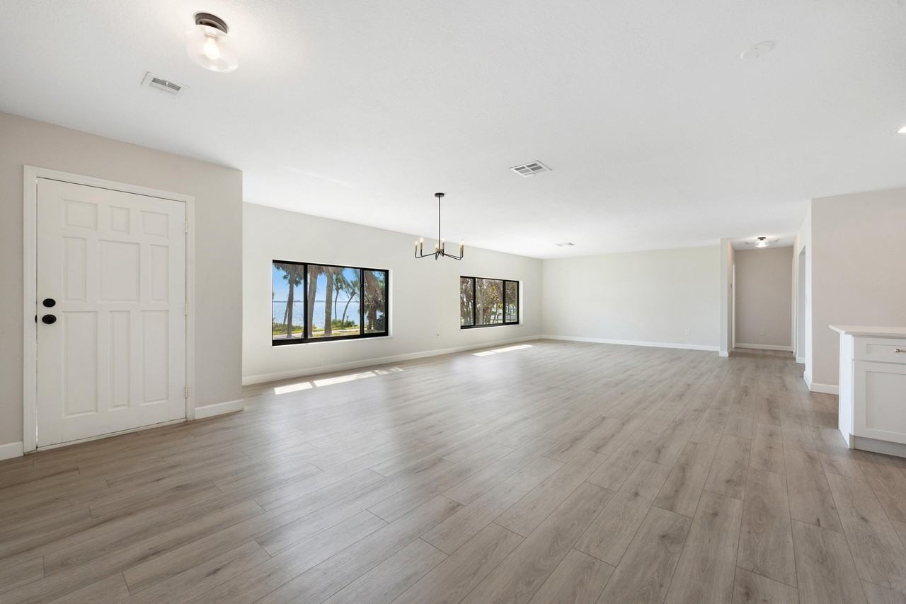 4003 S Indian River Dr - Photo 6 of 35