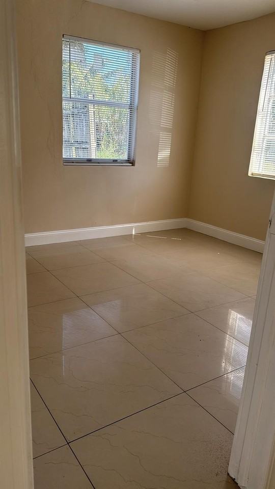 3734 Avenue S - Photo 4 of 13