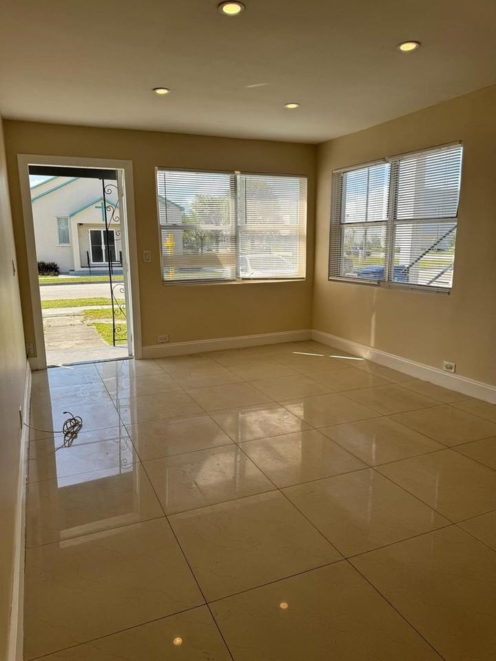 3734 Avenue S - Photo 5 of 13
