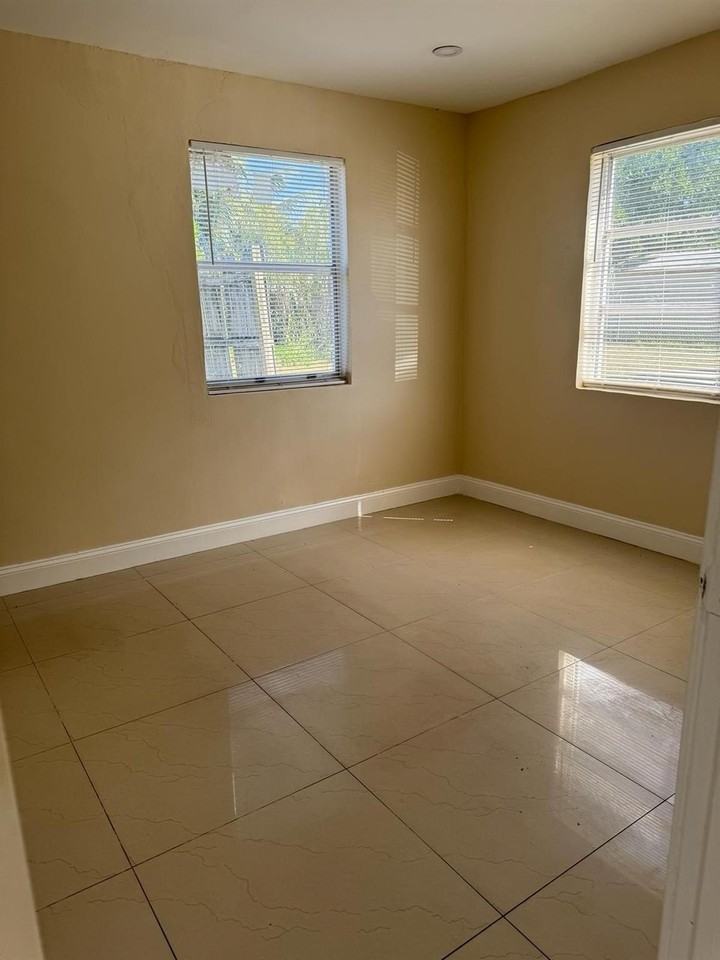 3734 Avenue S - Photo 7 of 13
