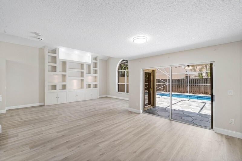 10425 Buena Ventura Dr - Photo 4 of 24