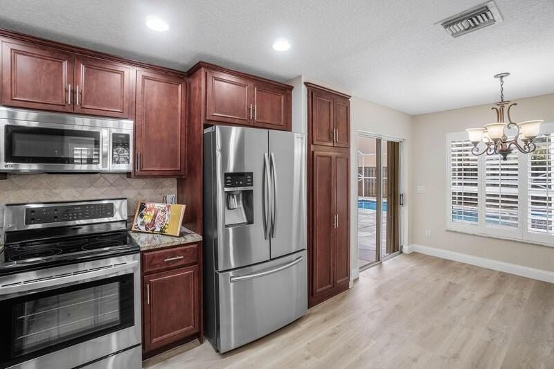 10425 Buena Ventura Dr - Photo 6 of 24