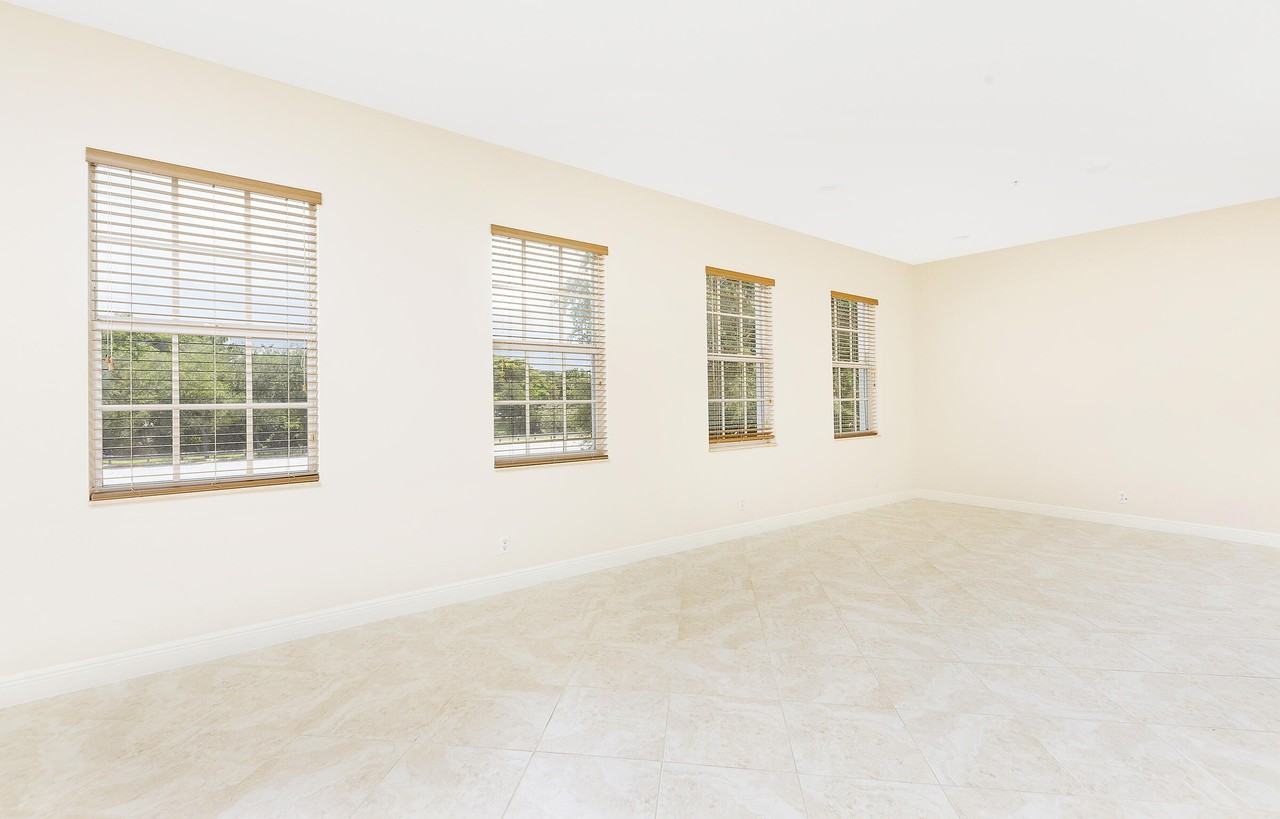 6807 Lakeside Cir N #102-1 - Photo 5 of 23