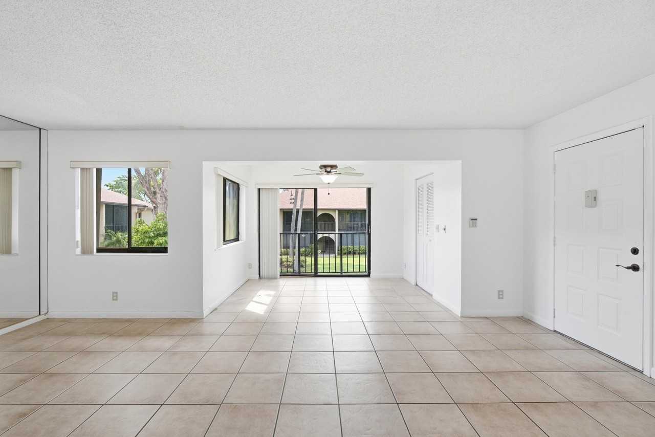 518 Shady Pine Way #B2 - Photo 3 of 29