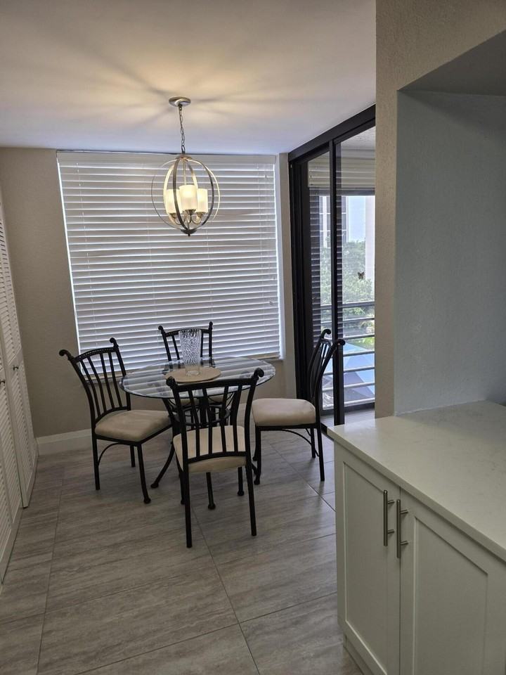 7580 Regency Lake Dr #402 - Photo 5 of 28
