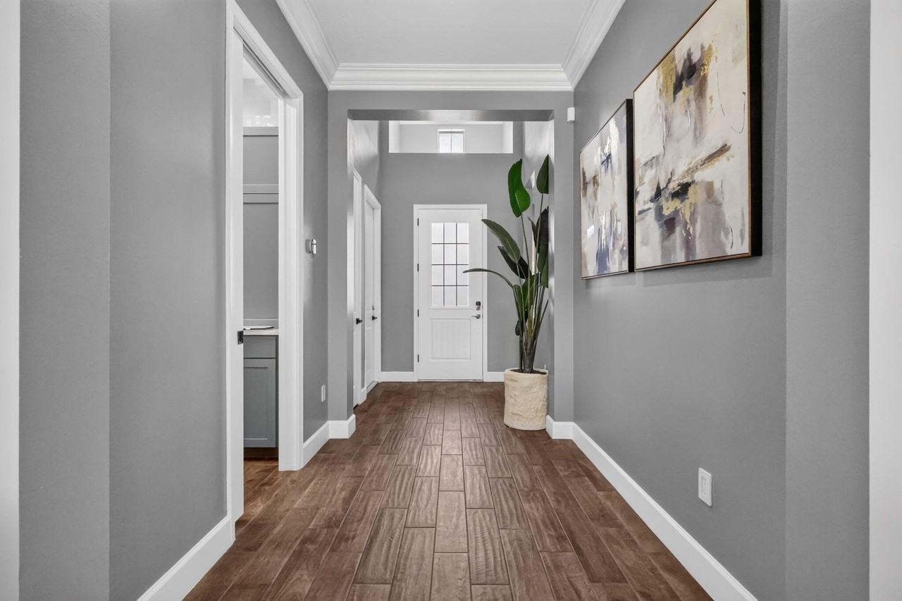 15660 Goldfinch Cir - Photo 5 of 43